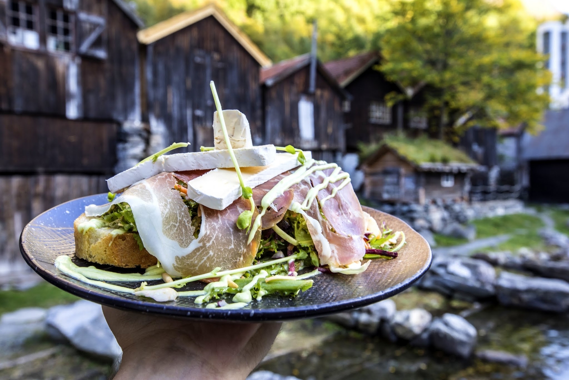 Brasserie Posten Spekeskinke Tingvollost Mat Geiranger