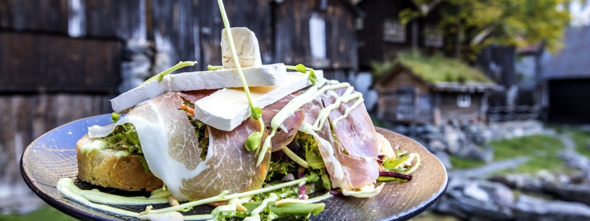 Brasserie Posten Spekeskinke Tingvollost Mat Geiranger